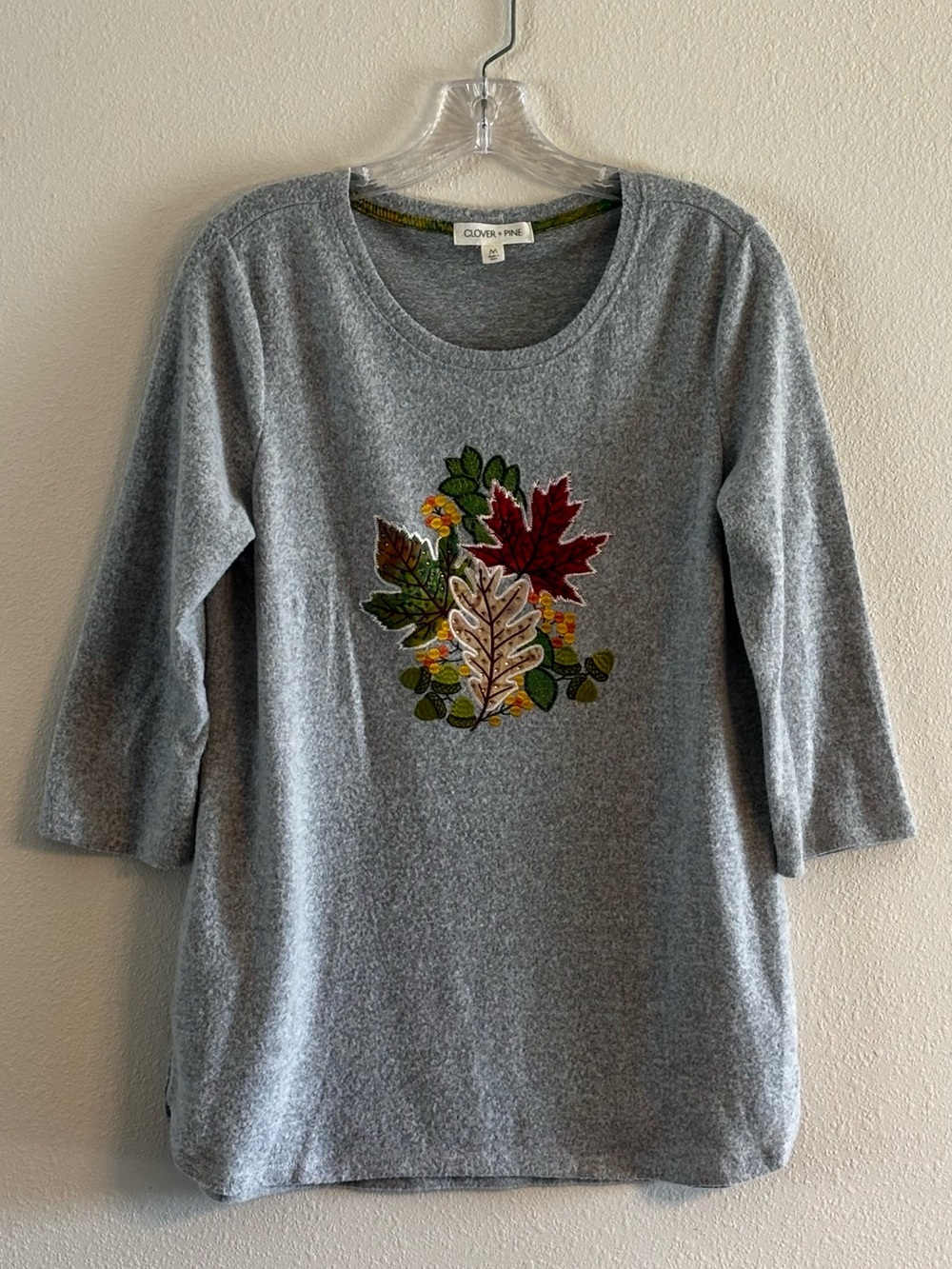 Clover & Pine Women’s Gray Fall Leaf Embroidered Knit Top Long Sleeve Size Med